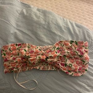 Isabelle’s Cabinet going out top